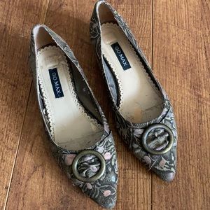 Go Max pointed toe flat green gray shoes